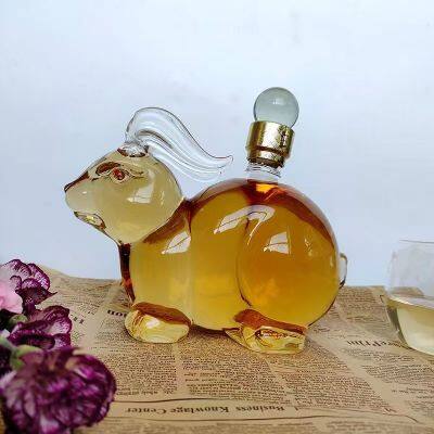 Food-grade glass bottles featuring the twelve zodiac animals as the design for the wine bottles