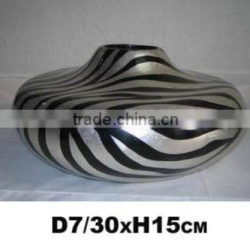 An unique design: A 7/30xH15cm beautiful Vietnam lacquer flower vase