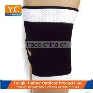 Embossing Neoprene Sleeve Knee Sport Support Black White