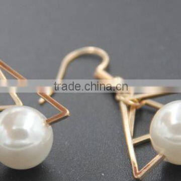 Generous Artifical Pearl on Triangle Stud Earrings