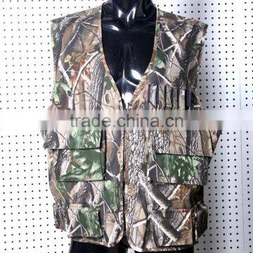 2016 Factory direct sale latest product clothing custom fishing vest wholesale