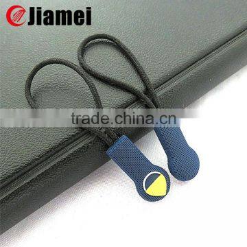 Customized heart shape plastic pvc rubber zipper pullers