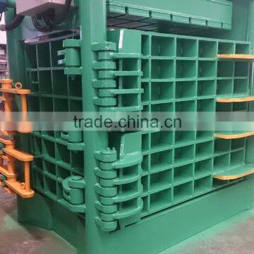 Newly Small Vertical Hydraulic Baling Machine photo-2