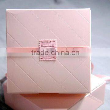 White Papercard Decorative Bowknot Printing Color Gift Box With Design Logo Made in China photo-3