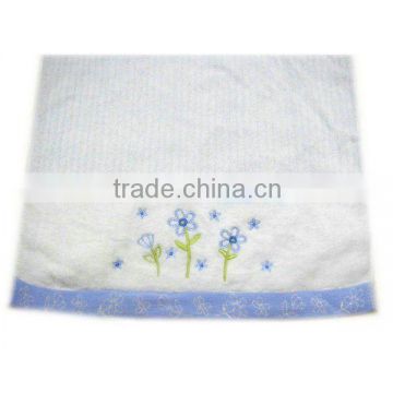 cotton jacquard towel with embroidery