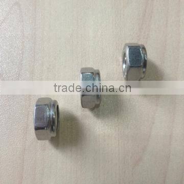 Low Carbon Steel Din985 Nylon Nut Zinc Plated photo-2