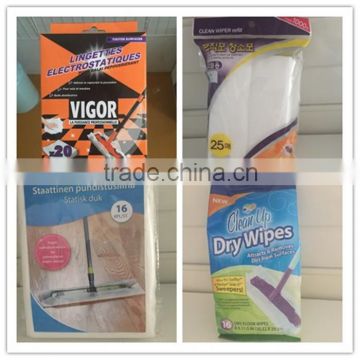 Nonwoven dry floor wipes with different packing