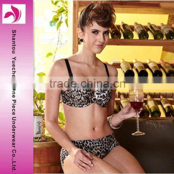 Newest style hot sex girl photo ,one piece seamless bra set