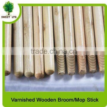 Whosesale Varnished wooden broom handle with cheap price and high quality
