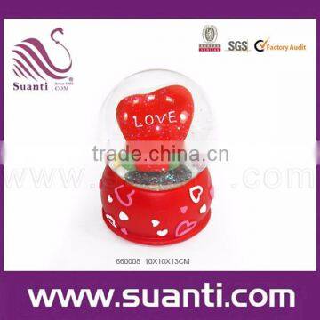 Red snow crystal ball for lovers