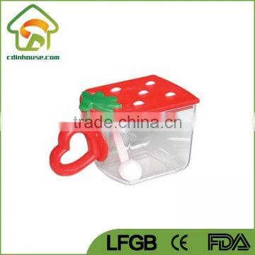 Plastic Strawberry Seasoning Box With Spoon