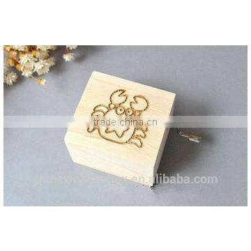 Hot Selling Best Price Wood Hand Crank Music Box photo-4