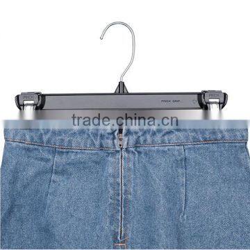 China Factory Plastic Bulk Clothes Hanger