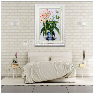 Pure hand cross stitch of lotus wall painting in China