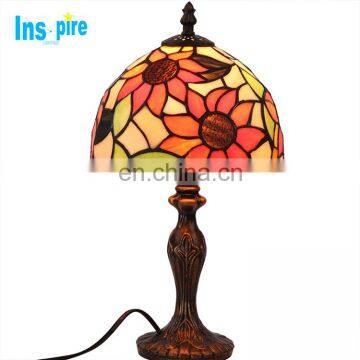 Factory price vintage fancy interior small tiffany style stained glass table lamp