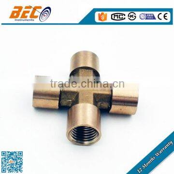 Customed acceptable four ways female or male standard thread type brass nipple across