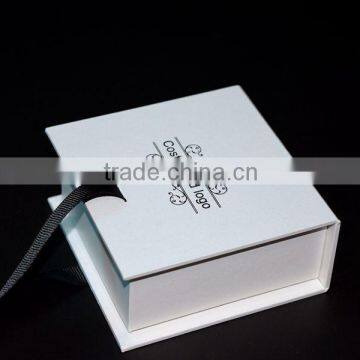 Free sample white different types hard paper gift packaging box