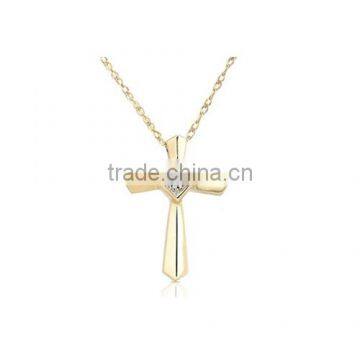 Chic Diamond Cross Pendant In 14K Yellow Gold