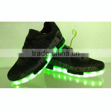 Cheap Price and Good Quality Flyknit Upper LED Light Shoes Latest Design