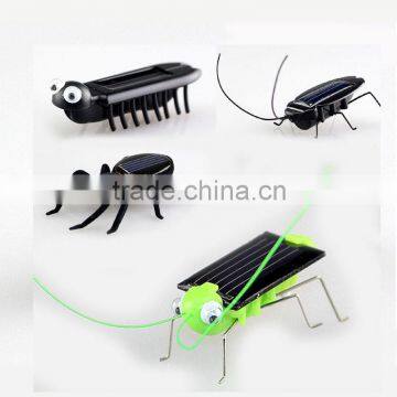 4pcs mini kit Novelty Solar Energy Powered Spider for Children