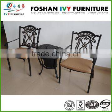 Cast aluminium garden chair and table set