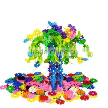 Colorful plastic connecting snowflake toys