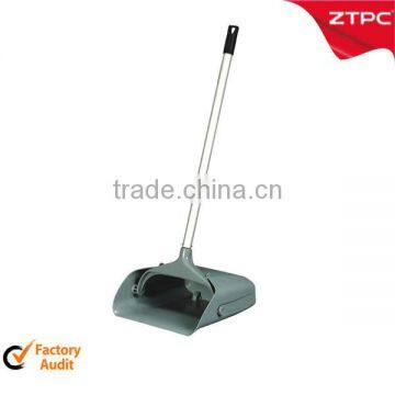 Plastic dustpan without cover