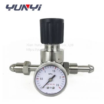 adjustable oxygen pressure regulator with gauge