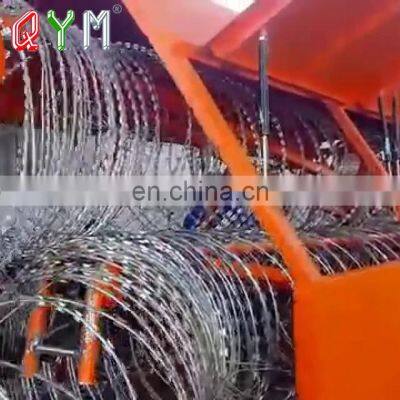 CBT65 CBT60 Galvanized Security Concertina Razor Wire With Pallet photo-5