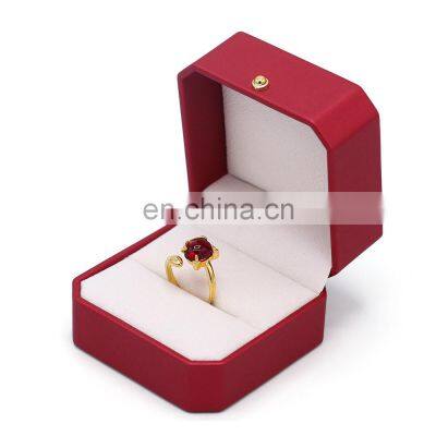 Custom Logo Luxury Jewelry Packaging White Color  Pu Leather Ring Box