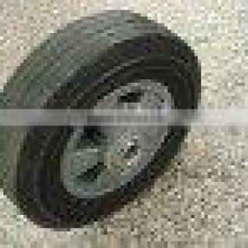 Solid tire making machine with frame structure