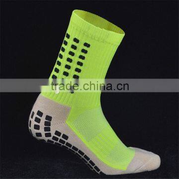 Top Quality Anti Slip Soccer Socks Cotton Grid Style Team Sports Football Socks Anti Slip Grip Custom Logo Cheap Trampoline Sock Quality Choice