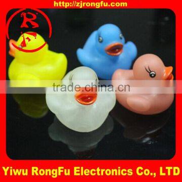 wholesale custom New yellow duck toys funny rubber duck bath toy led