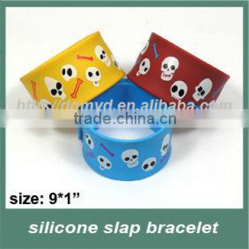 newest fashion skulls snap silicone wristbands