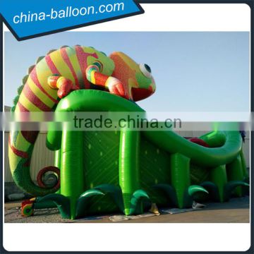 0.5mm PVC Tarpaulin Vivid Chameleon Inflatable Slide / Giant Inflatable Lizard Slide