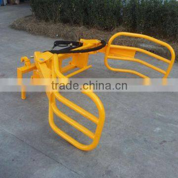 Round bale stacker