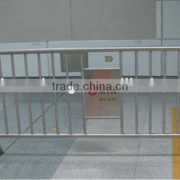 traffic barrier with feet/mobile fence/portable fence (professional manufacturer)