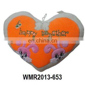 WMR2013-653 heart shape cushion