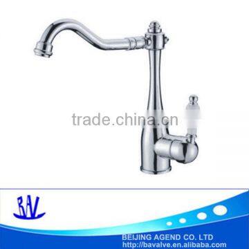 Single Handle Antique Brass Bathroom Faucet China supplier