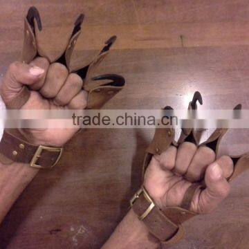 LEATHER CLAW GLOVES