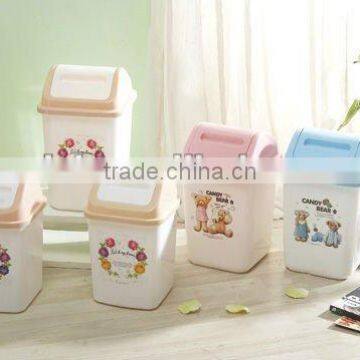 square plastic trash bin with lid