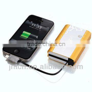 Dual output 5600mAh universal power bank