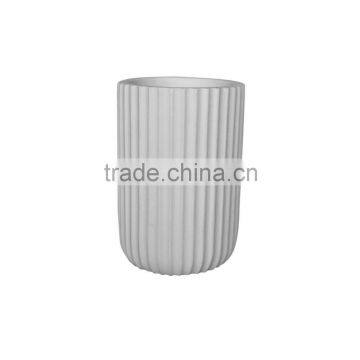 White Vertical Stripes Polyresin Bathroom Accessories Set for Hotel and Home photo-3