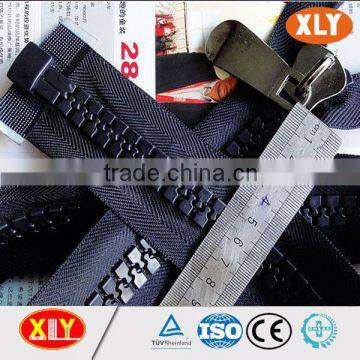 OEM available open end plastic chunky zipper