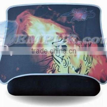 Aluminium board gaming mouse pad with wrist wrist