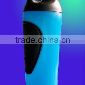 Insulated plastic sports water bottle