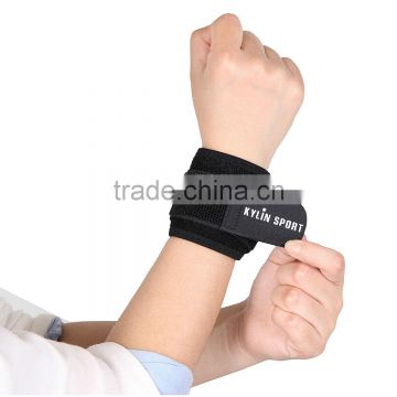 Wrap-around Black Neoprene Sports Wrist Support Band Protector Guard Brace Pad