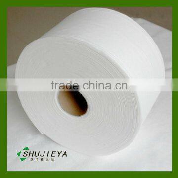 Lint free spunlace nonwoven for wiping