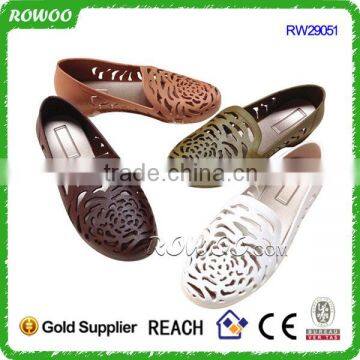 Hot sale Hollow Shiny pvc injection shoe