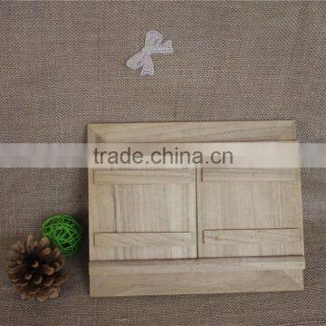 Antique handmade custom push-pull type wooden photo frames design